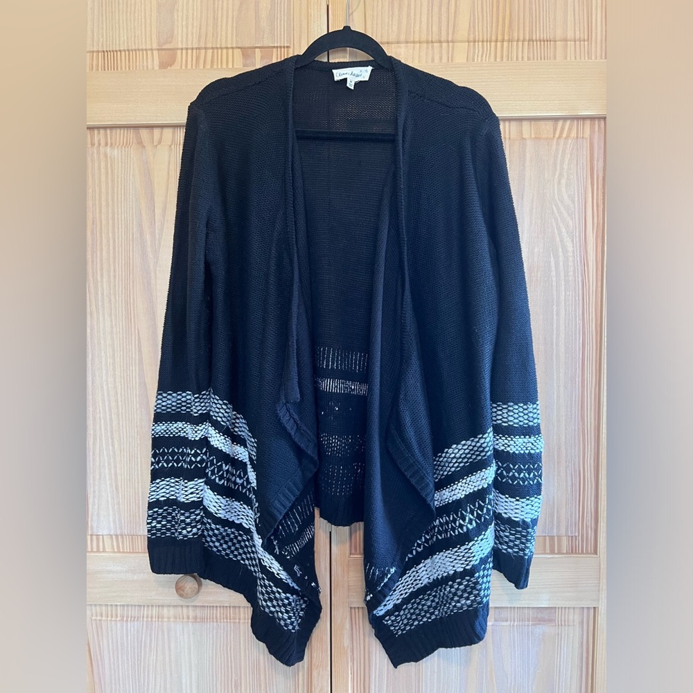 Cloud Chasers black and White waterfall cardigan sweater size medium